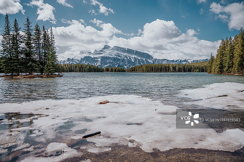 双杰克湖图片素材