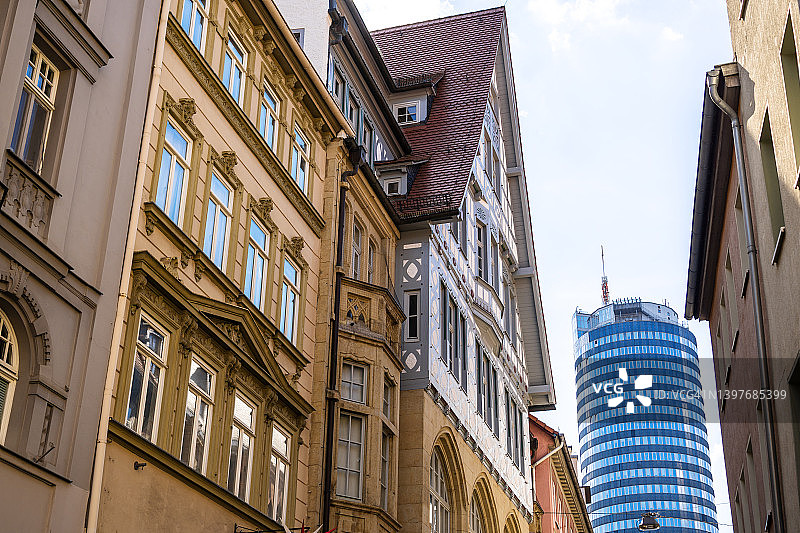 耶拿老城区与商业塔楼景观，图林根，德国图片素材