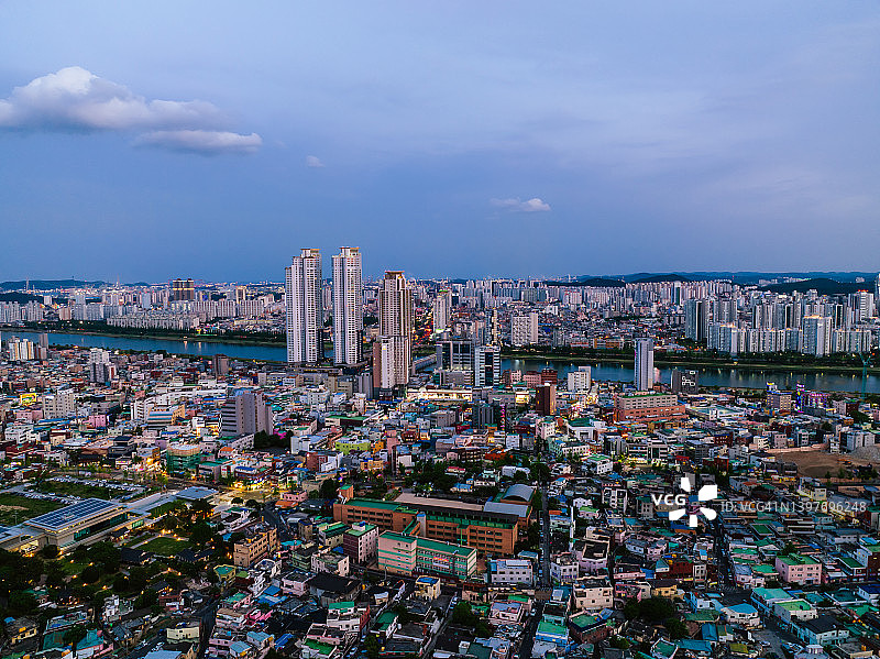 夜晚的韩国蔚山城市景观鸟瞰图图片素材