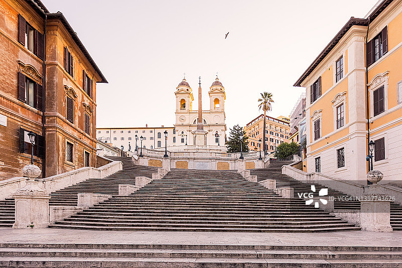 清晨空无一人的西班牙阶梯，意大利罗马图片素材