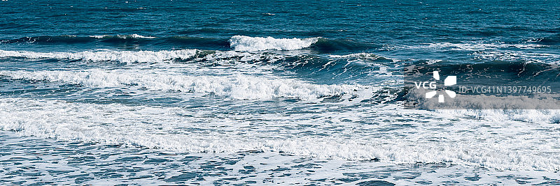 北海的海浪图片素材