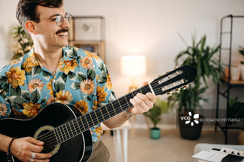 聆听音乐，磨砺心智图片素材