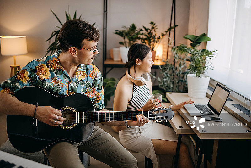 我们从D和弦开始图片素材