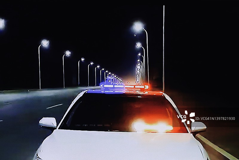 带有彩色闪光的警车图片素材