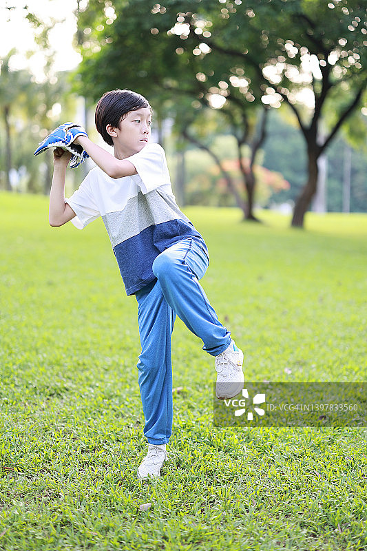 少年打棒球图片素材