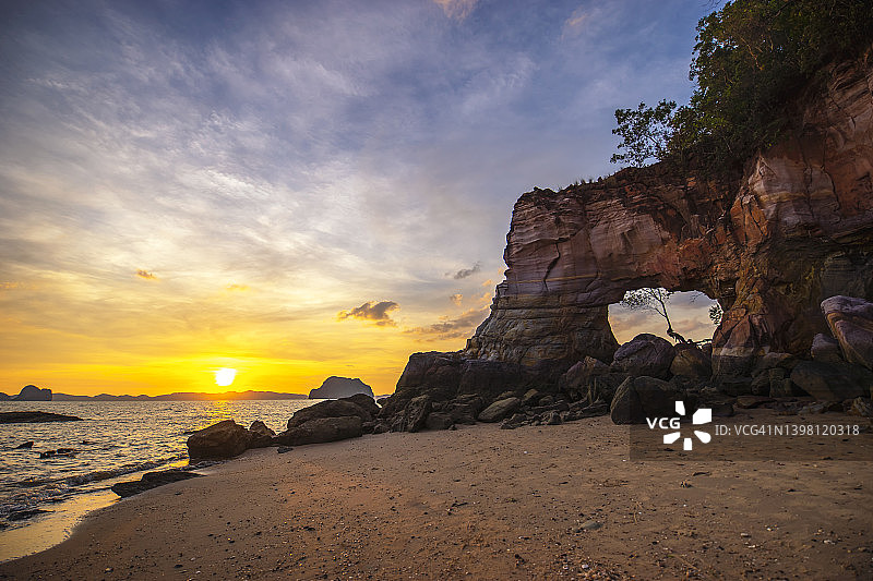 泰国甲米府兰塔岛国家公园日落美景图片素材