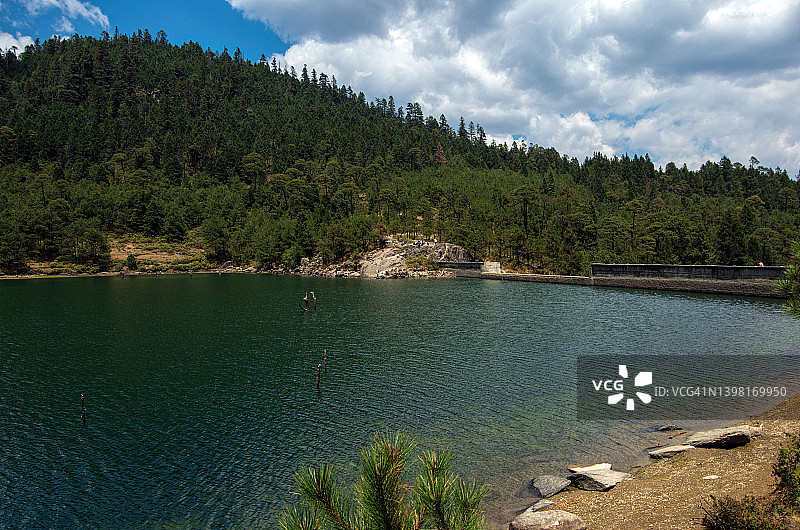 伊图尔维德水坝，拉斯卡诺阿斯，圣地亚哥特拉扎拉公共财产，墨西哥州伊西德罗法贝拉，墨西哥图片素材