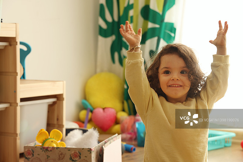 小女孩肖像图片素材