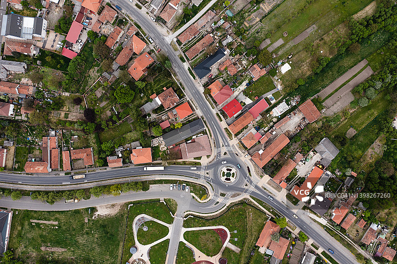 飞越市区图片素材