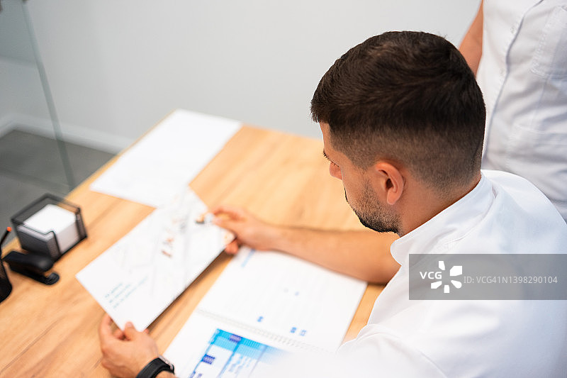 医生在开会图片素材