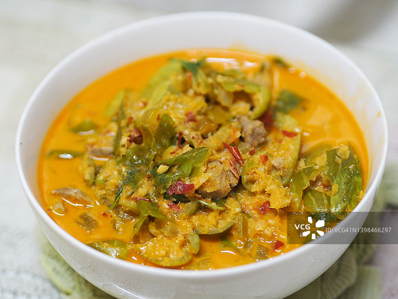 白碗里的常山瓜，攀藤菜咖喱图片素材