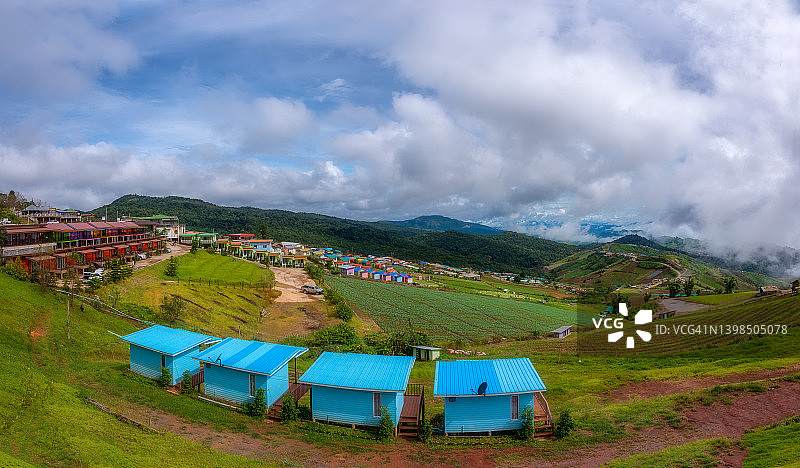 普塔伯克山美丽花园的早晨景色图片素材