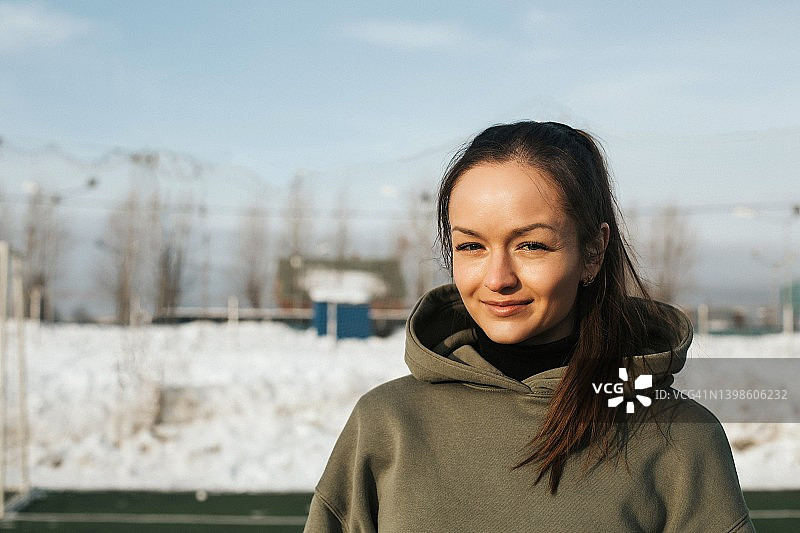 年轻女子特写图片素材