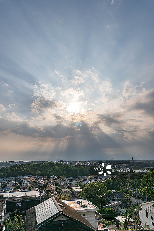 日本神奈川县海边城市日落阳光图片素材