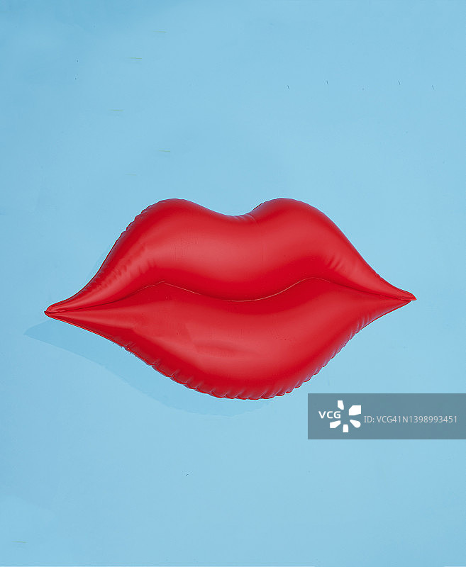 嘴唇形状的气球图片素材