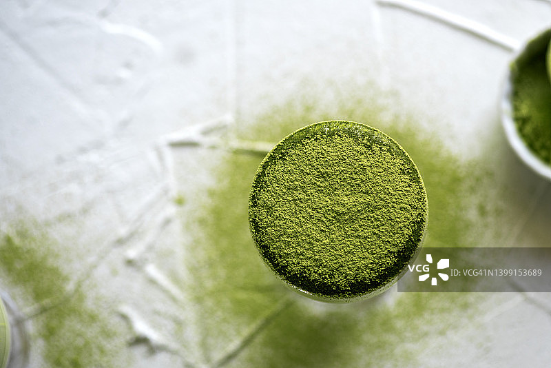 草莓抹茶拿铁饮品图片素材