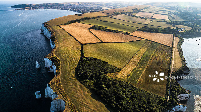 英国多塞特郡老哈里岩石航拍图片素材