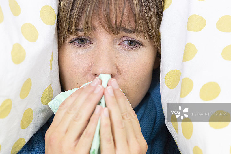 病床上的手帕图片素材