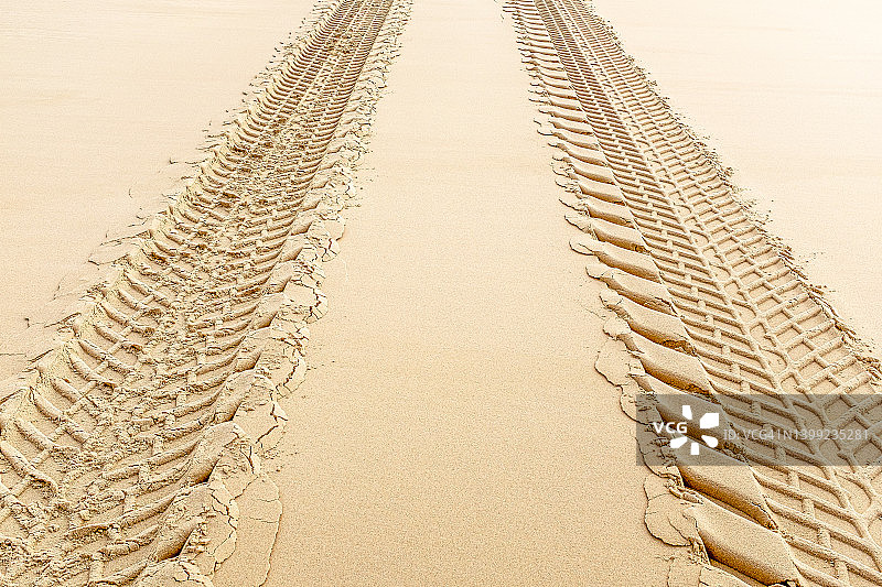 轮胎的痕迹图片素材