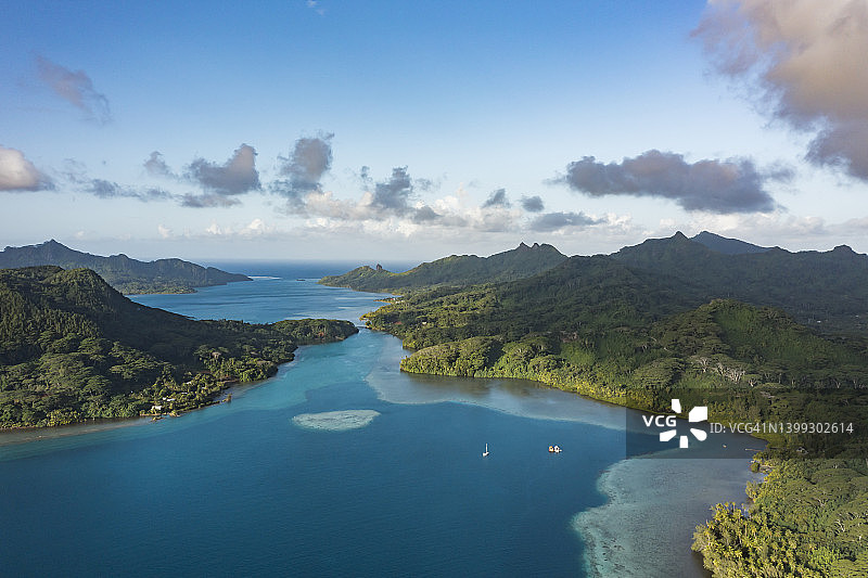 瓦希内岛布雷恩港鸟瞰图图片素材