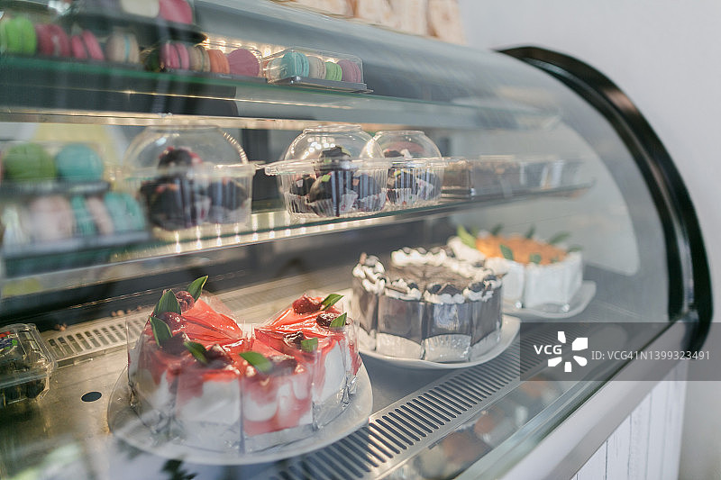 冰柜里的蛋糕图片素材