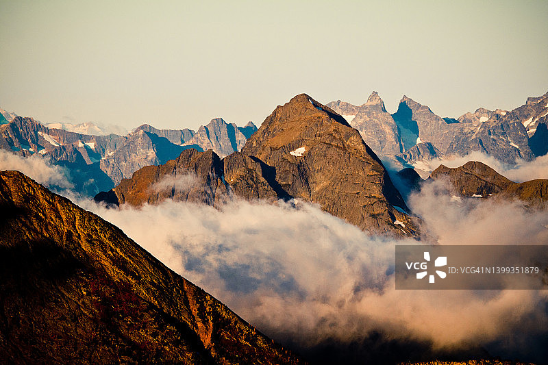 霜峰徒步图片素材