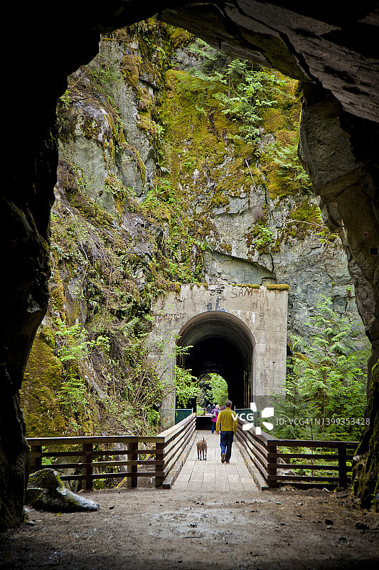 奥赛罗隧道图片素材