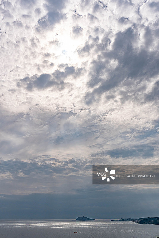 日本神奈川海滩上的夕阳图片素材