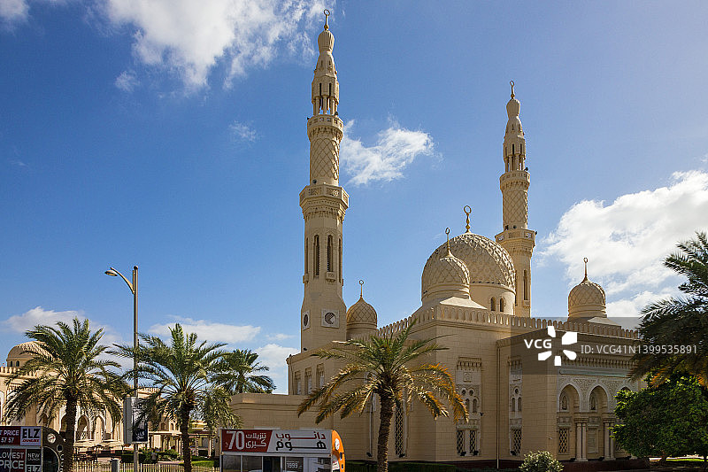 迪拜朱美拉清真寺建筑图片素材