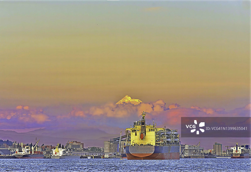 波特兰港口的船只图片素材