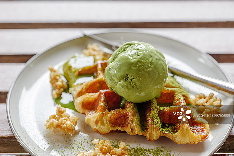 抹茶冰淇淋华夫饼图片素材