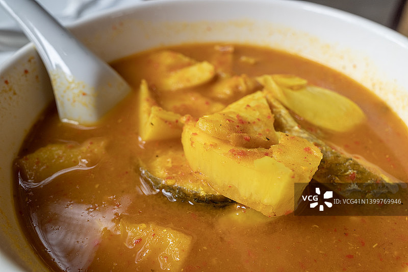 鱼肉榴莲泰式黄咖喱图片素材