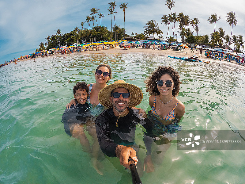 加林海斯港游客图片素材