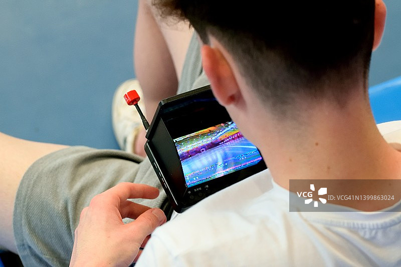 无人机竞速驾驶员图片素材