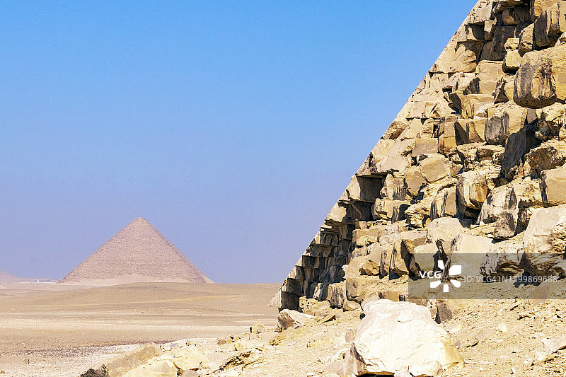 埃及代赫舒尔的斯诺夫鲁法老红色金字塔图片素材