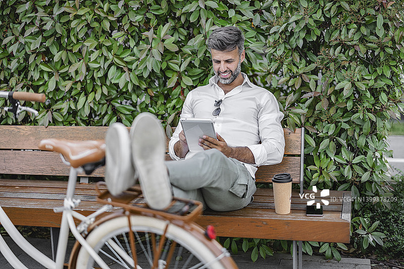 让您在每一站都保持联系图片素材