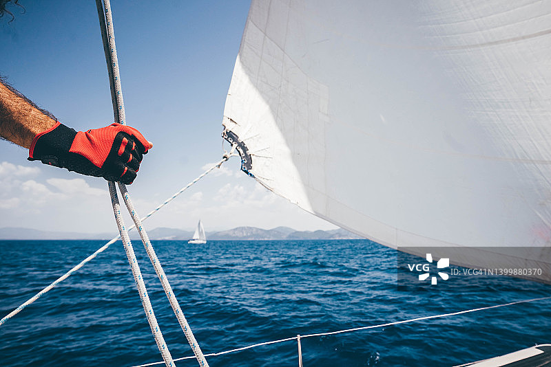 水手操作绞盘图片素材