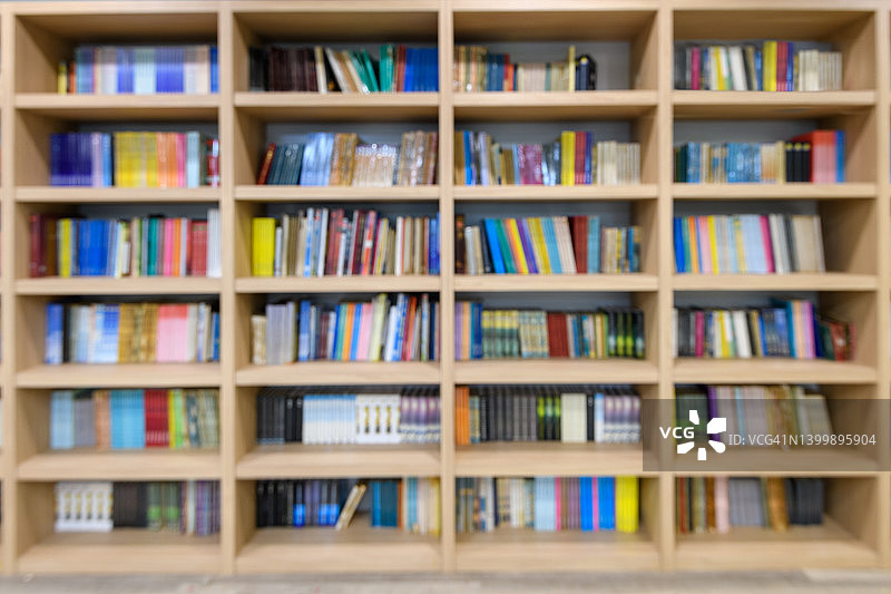 书架上的各种书籍图片素材