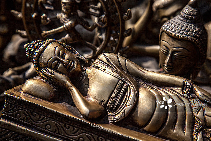 尼泊尔加德满都的佛教宗教物品图片素材