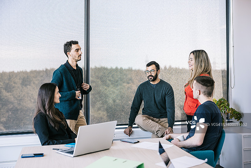 办公室休息时间图片素材