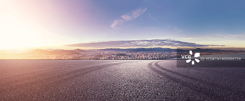 城市道路和停车场图片素材