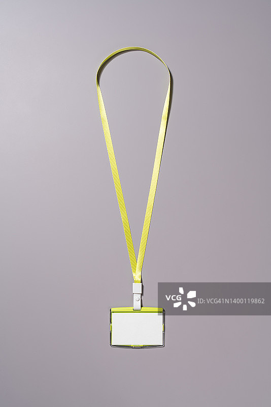 带直式挂绳的空白身份牌图片素材