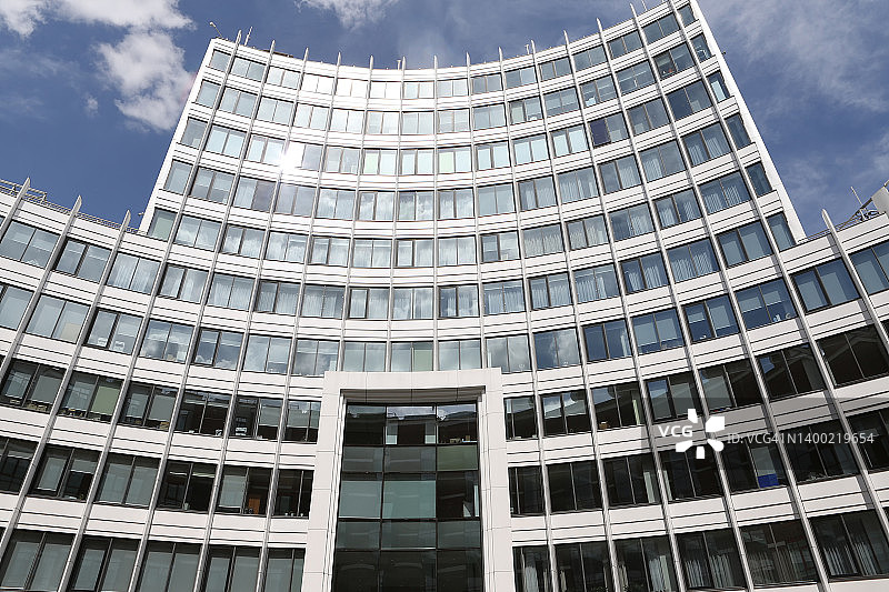 俄罗斯莫斯科市的新建筑立面，现代建筑风格，城市地标，外观对称图片素材