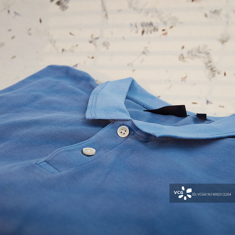 蓝色POLO衫图片素材