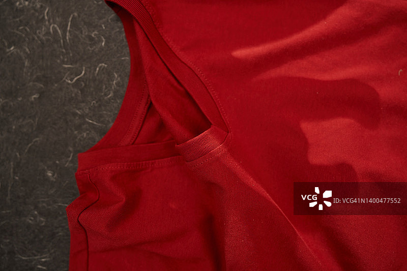 红色T恤图片素材