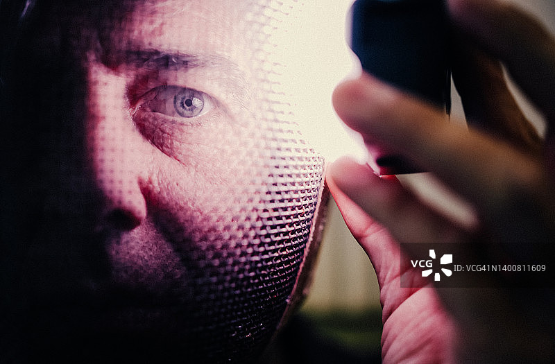 在黑暗中图片素材