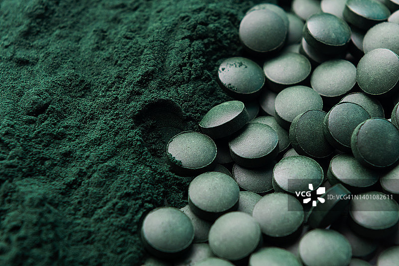 螺旋藻片剂与粉末图片素材