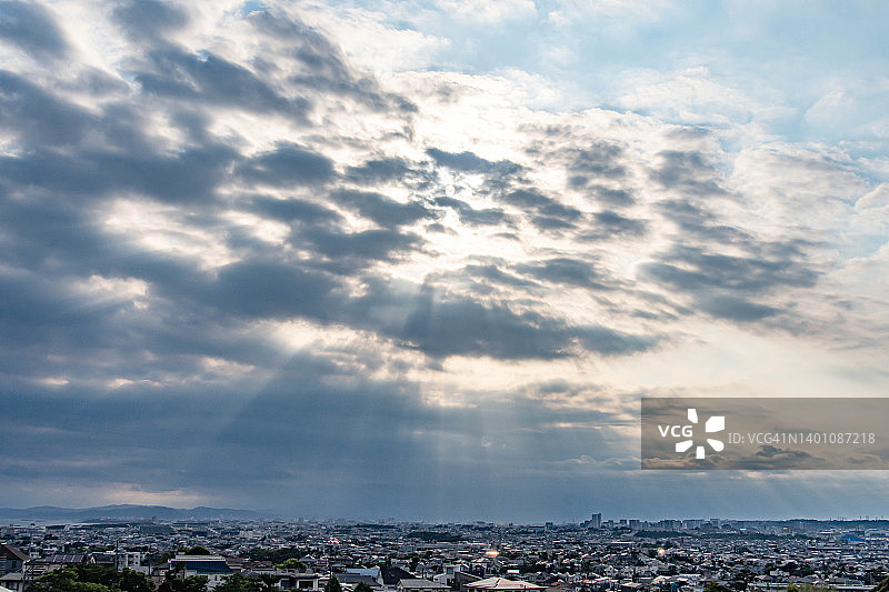 日本神奈川住宅区的夕阳图片素材