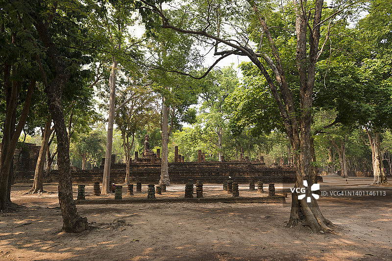 泰国甘烹碧历史公园的帕辛寺遗址图片素材