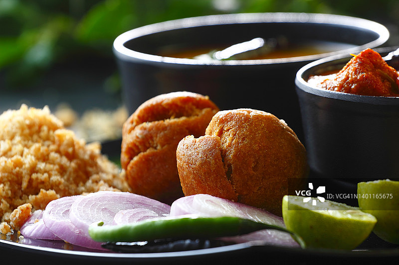 拉贾斯坦邦特色美食：达尔、巴蒂、丘尔玛图片素材